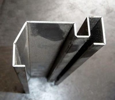 选用河南不锈钢材料制作金属结构件的关键考量因素